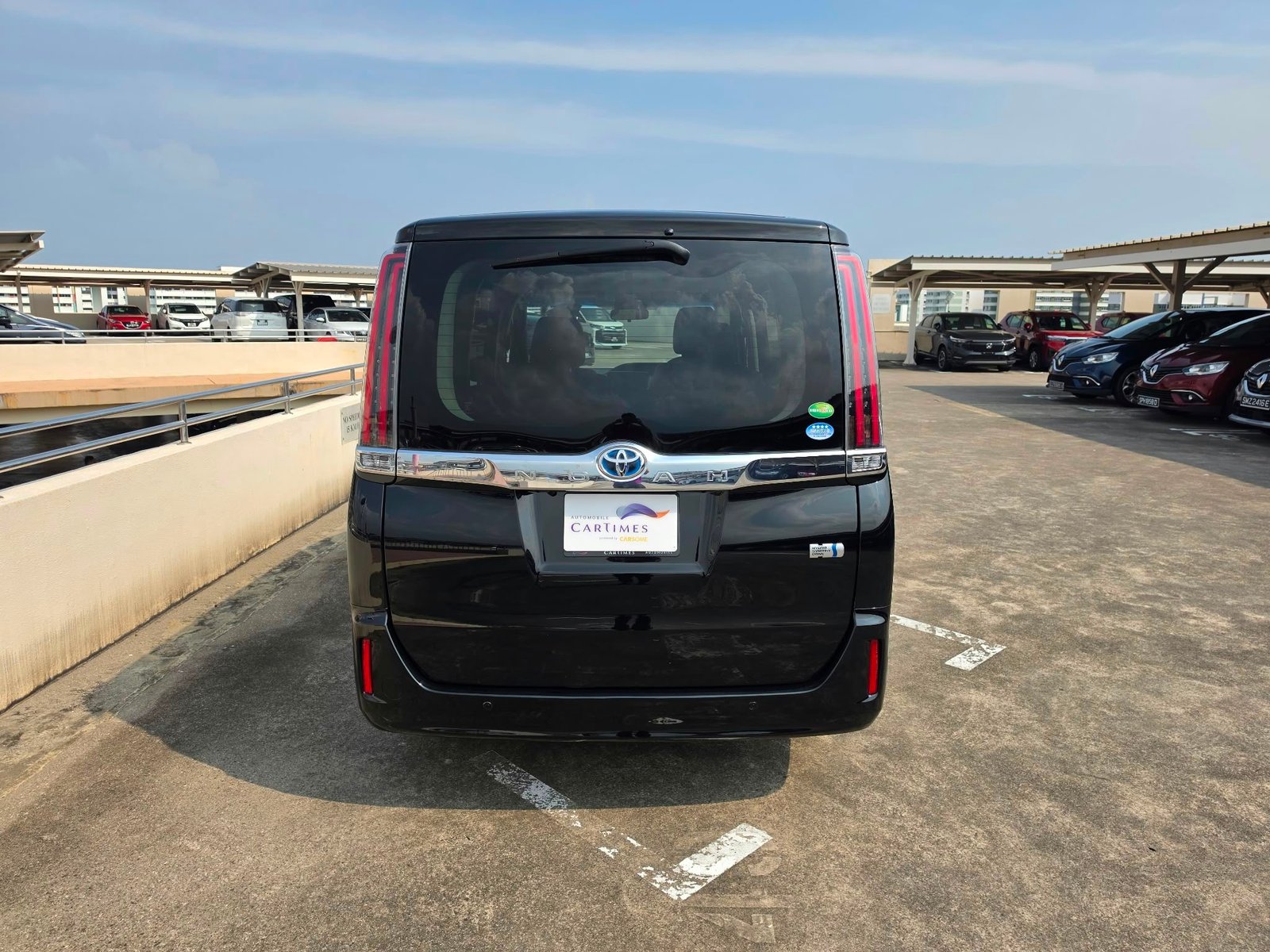 Toyota Noah Hybrid 1.8X 7 Seater photo 5